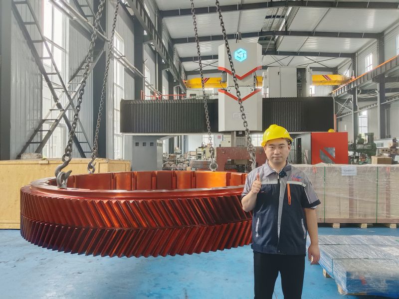 洛陽宇捷精工大型人字齒圈順利發(fā)貨！